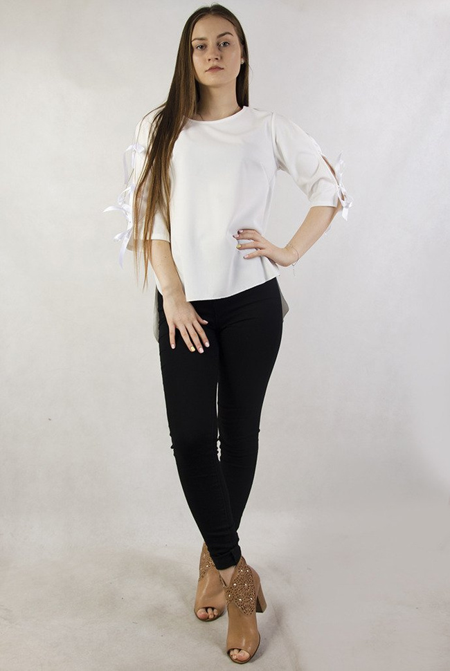 Biała asymetryczna bluzka z kokardkami