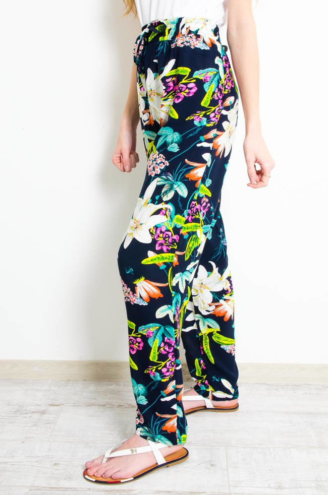 GRANATOWE ALLADYNKI W KWIATY Z WYSOKIM STANEM