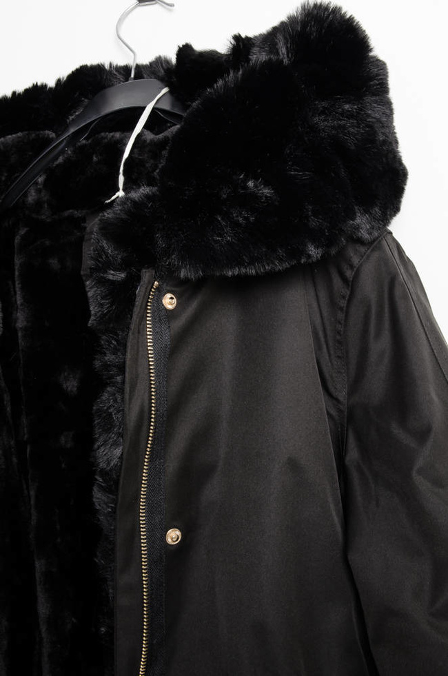 CZARNA KURTKA PARKA ZIMOWA Z ODPINANYM FUTERKIEM