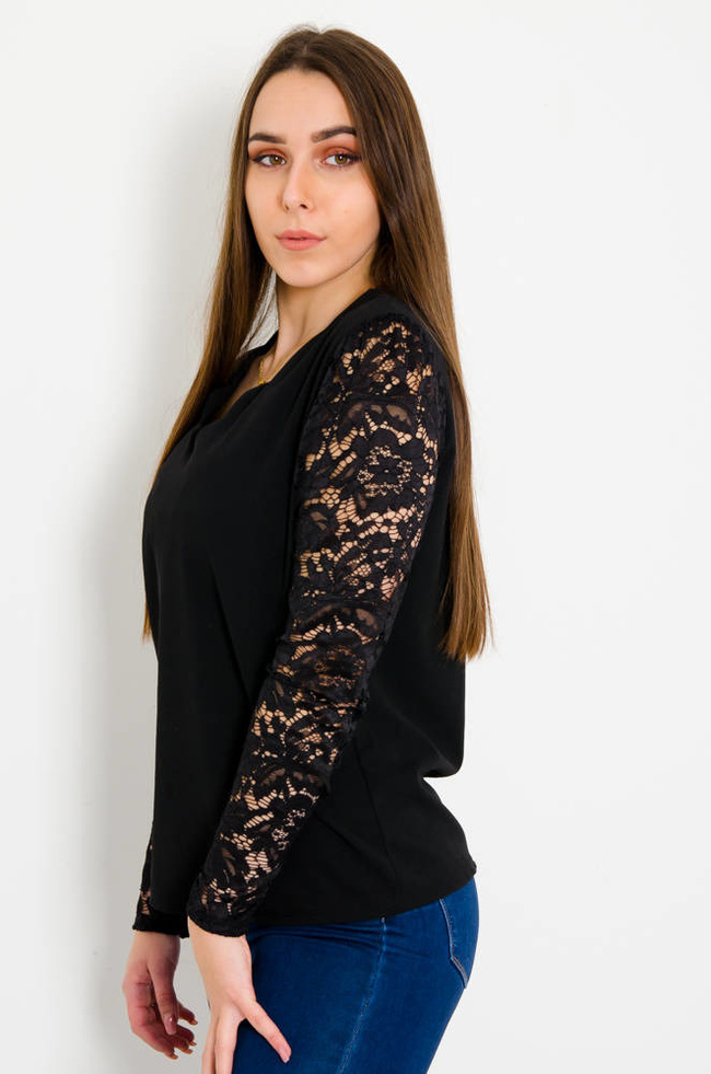 CZARNA ELEGANCKA BLUZKA Z KORONKOWYMI RĘKAWAMI