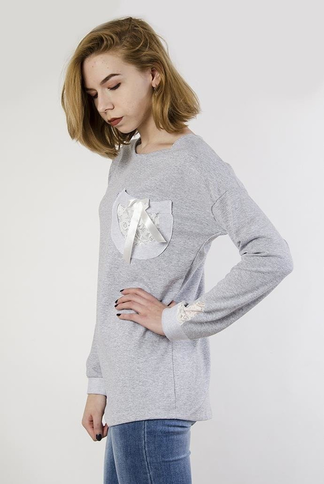 Szara bluzka z kokardką przy kieszonce