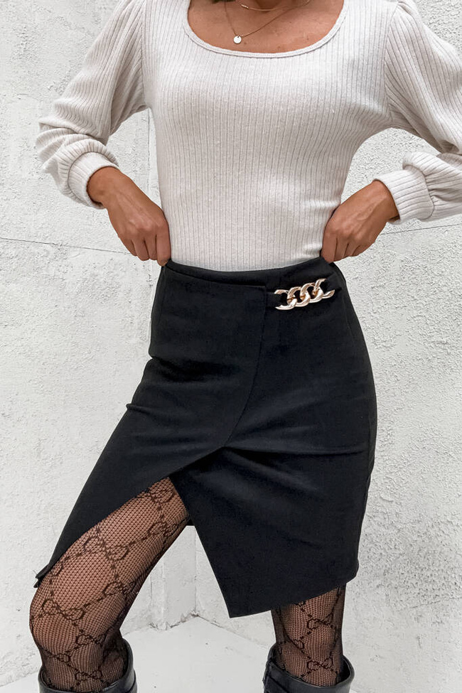WELUROWA SPÓDNICA Z OZDOBNYM ŁAŃCUCHEM- CZARNA