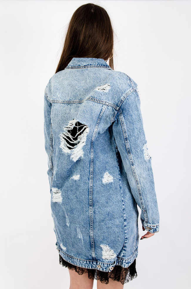 DŁUGA KURTKA JEANSOWA Z PRZETARCIAMI