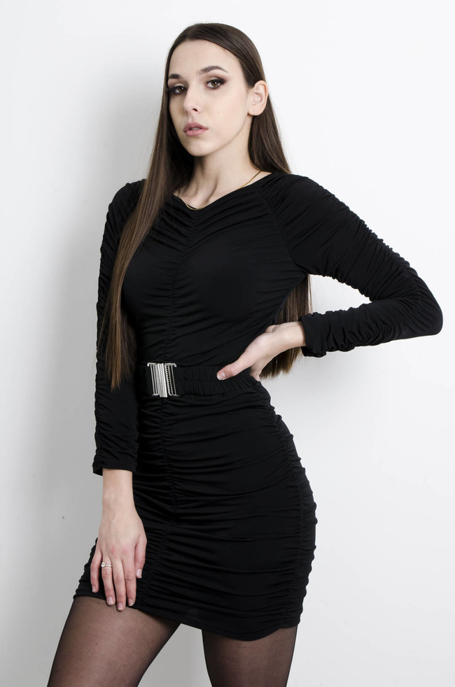 SUKIENKA MARSZCZONA Z PASKIEM- CZARNA