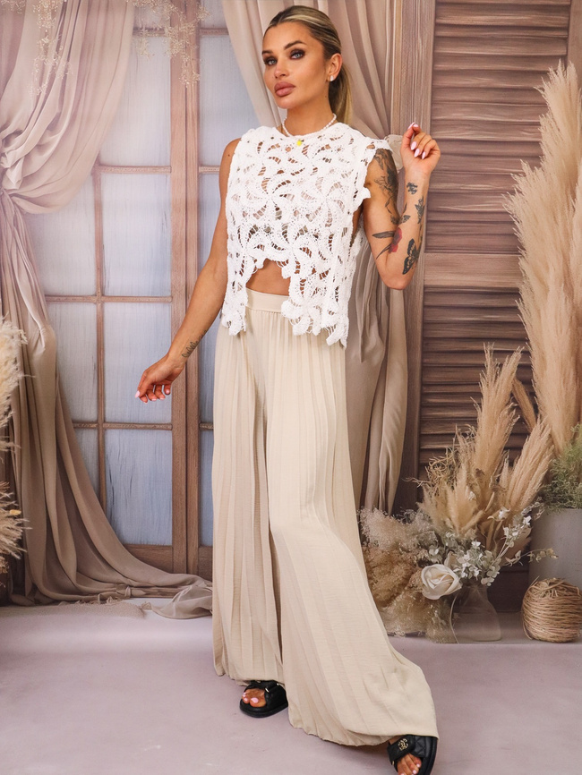 TOP AŻUROWY ASYMETRYCZNY Z WYCIĘCIEM- BIAŁY