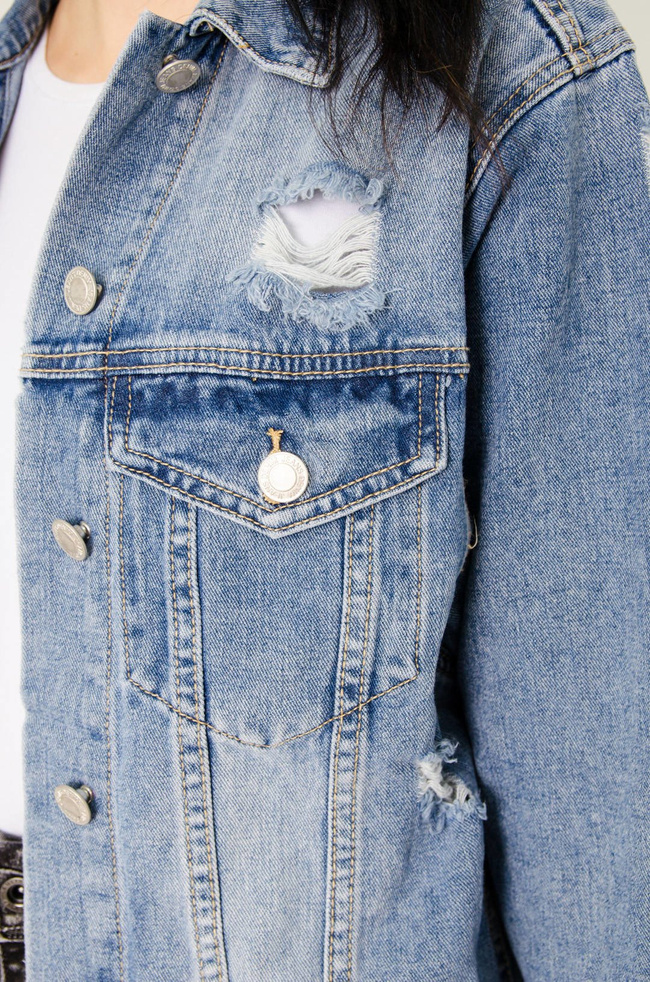 KATANA JEANSOWA Z DROBNYMI PRZETARCIAMI