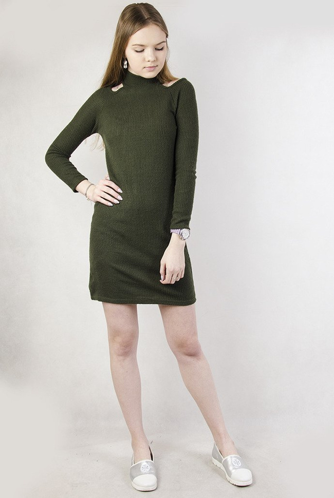 Zielona sukienka z wycięciami przy ramionach, przylegająca