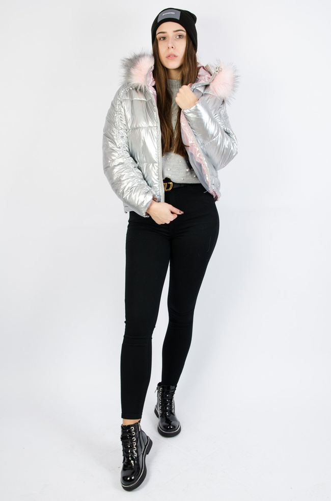 Srebrna metaliczna bomberka z dwukolorowym futerkiem