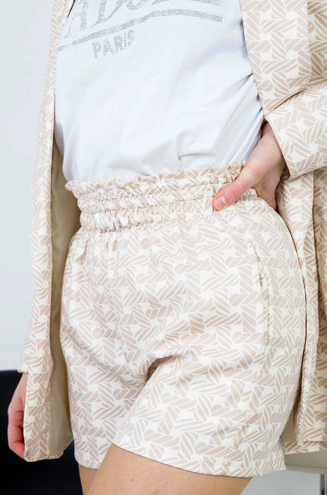 BEŻOWO-BIAŁY KOMPLET SZORTY + MARYNARKA (S-XL)