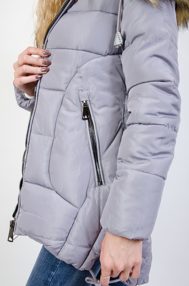 Szara kurtka pikowana z rozcięciami po bokach