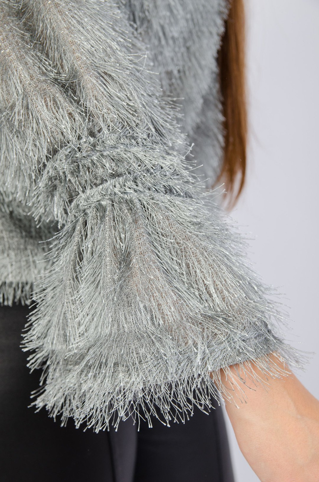 Srebrna włochata bluzka 