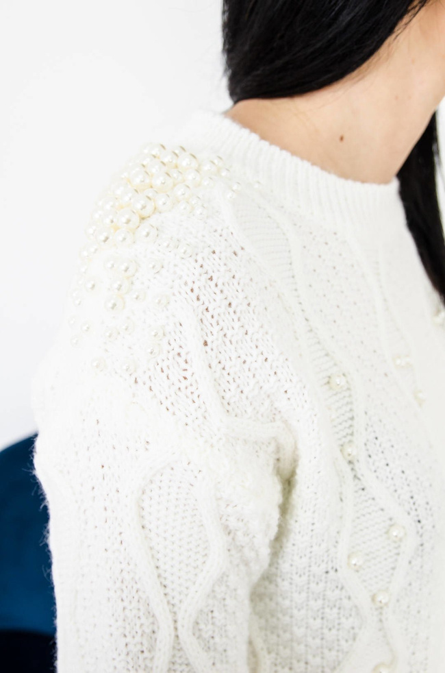 KREMOWY SWETER Z PEREŁKAMI