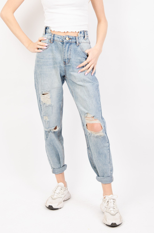 JASNE SPODNIE JEANSOWE TYPY MOM FIT