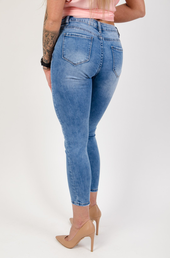 Jasne spodnie jeansowe bez przetarć