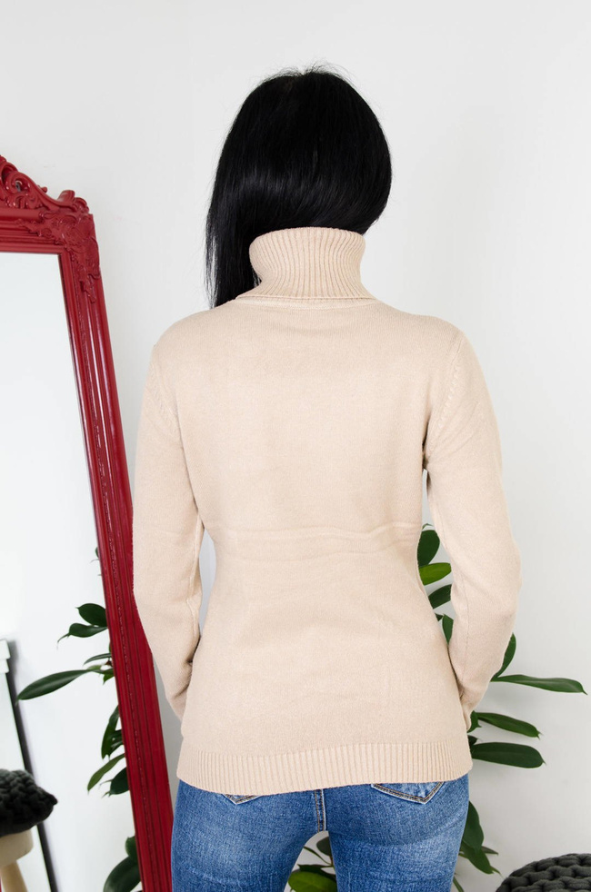 BEŻOWY GOLF Z PEREŁKAMI