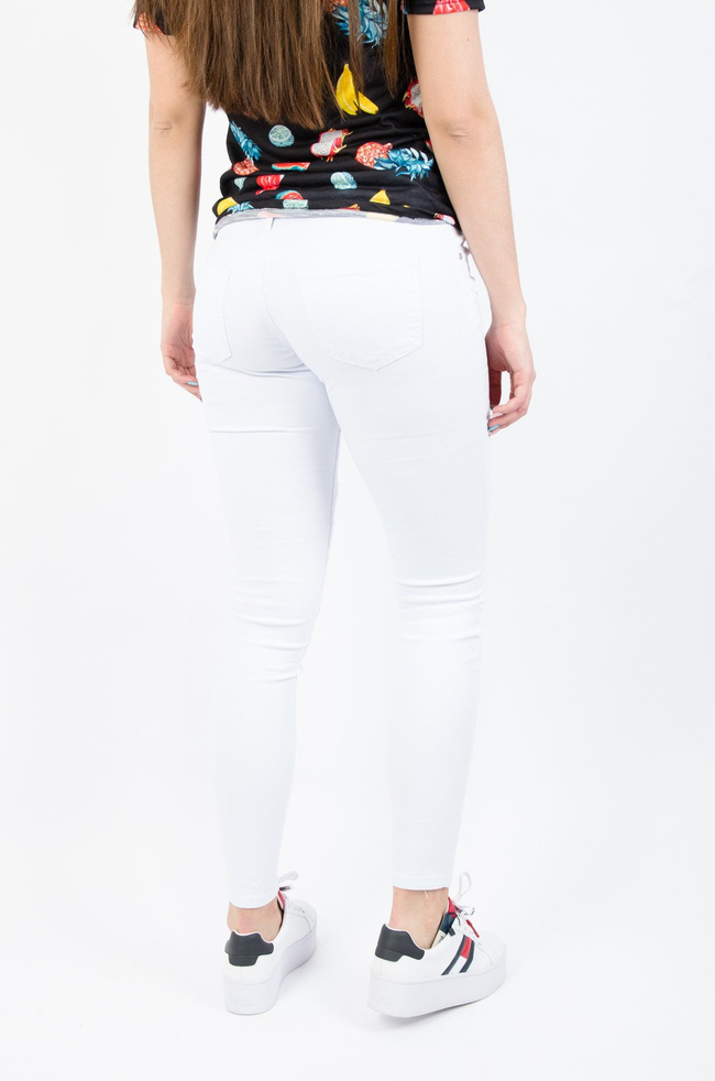 SPODNIE Z PRZETARCIAMI W KOLORZE BIAŁYM