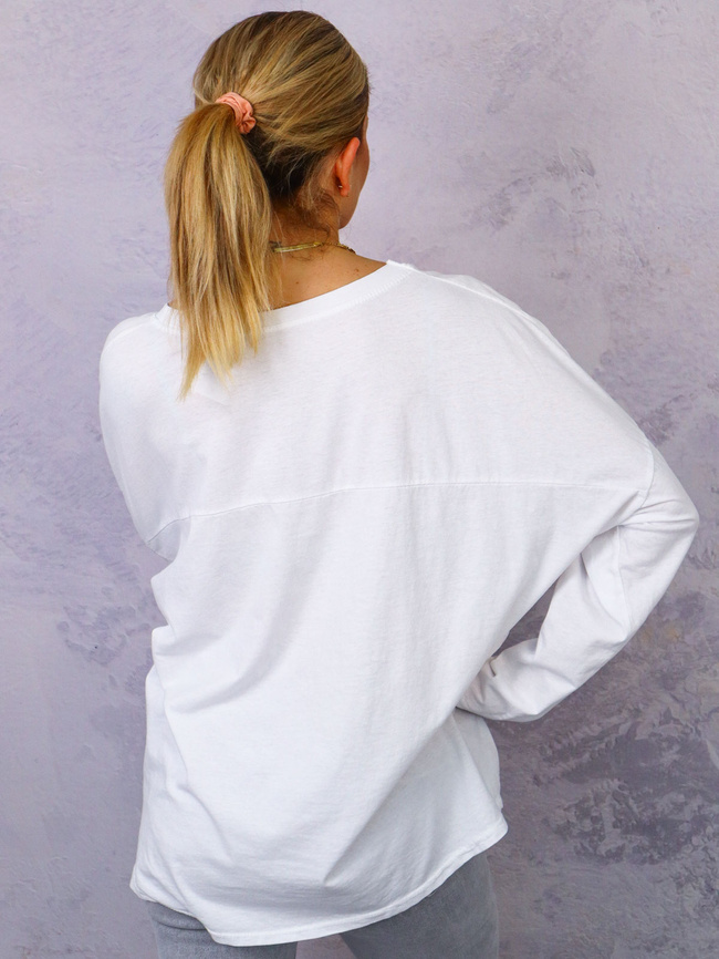 BLUZKA Z APLIKACJĄ I OZDOBNYMI CEKINAMI- BIAŁA