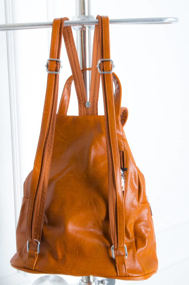 PLECAK Z OZDOBNYMI ZAMKAMI- BRĄZOWY