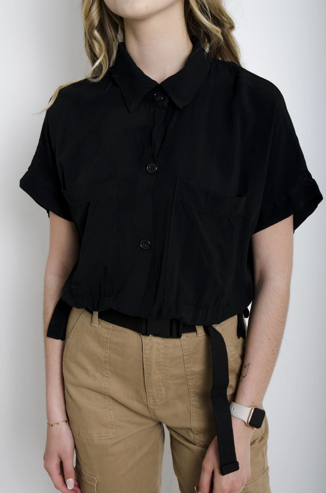 KOSZULA WIĄZANA Z KIESZENIAMI - CZARNA