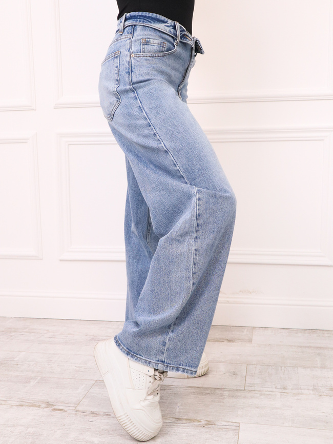 SPODNIE MOM JEANS Z WYWIJANYM PASEM I WYSOKIM STANEM- NIEBIESKIE