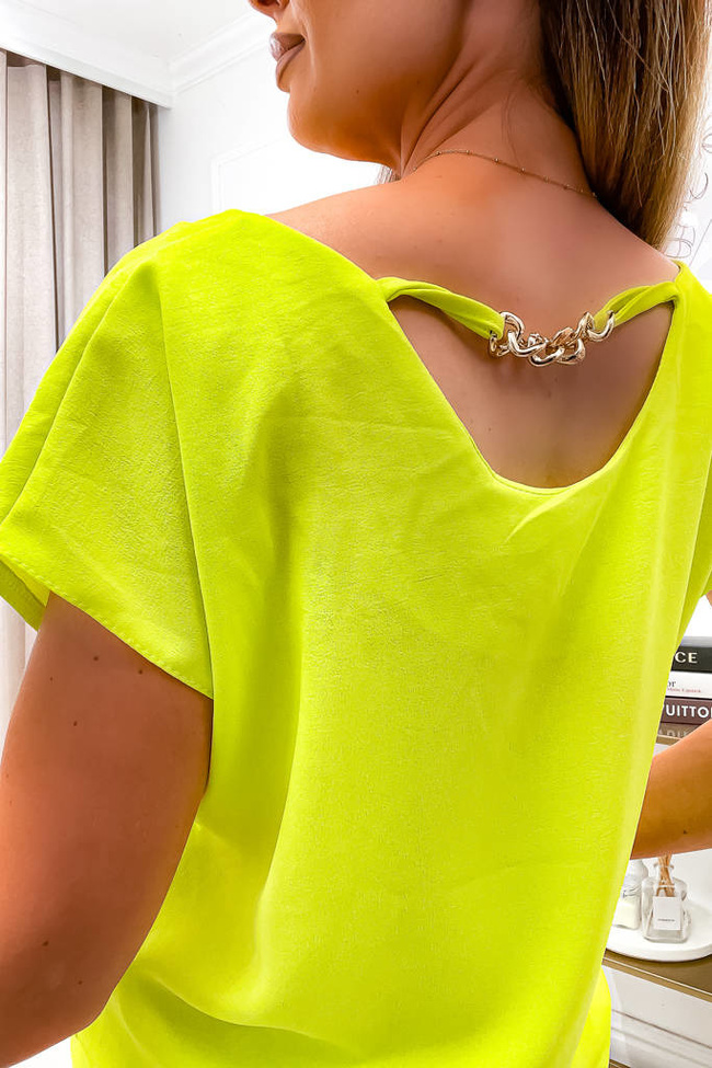 BLUZKA W SEREK Z OZDOBYM ŁAŃCUSZKIEM NA PLACACH- LIMONKA