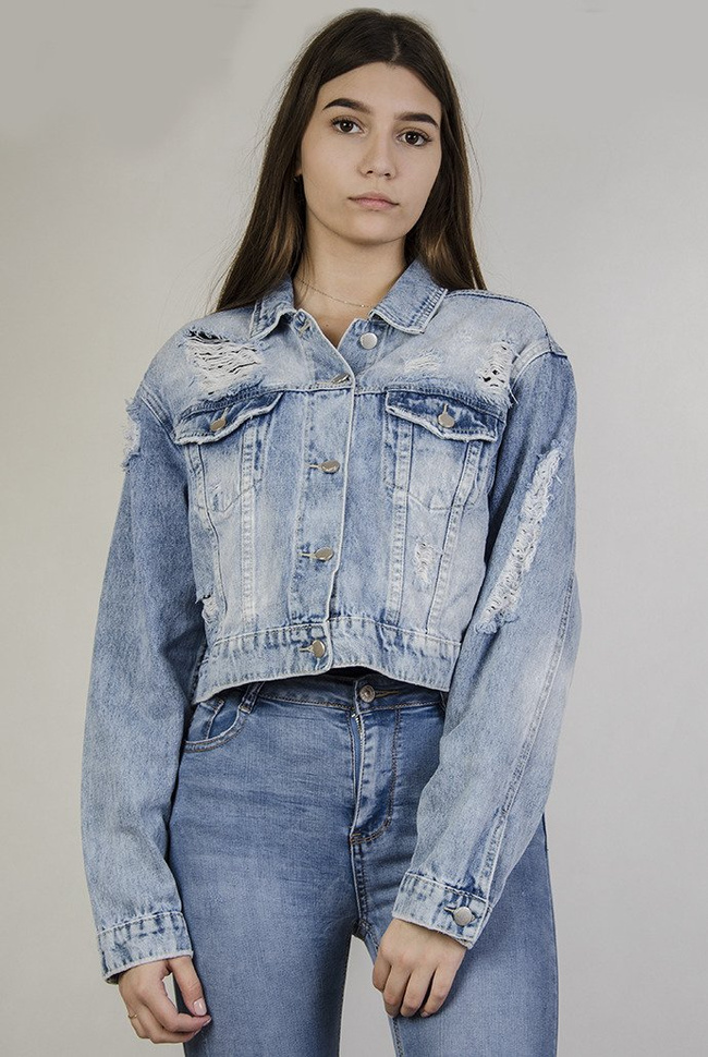Kurtka jeansowa krótka z przetarciami oraz szarpaniami
