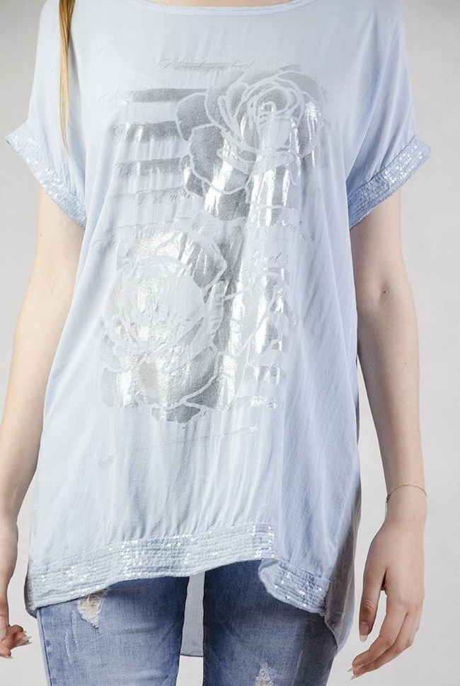 Niebieska bluzka ze srebrnym nadrukiem