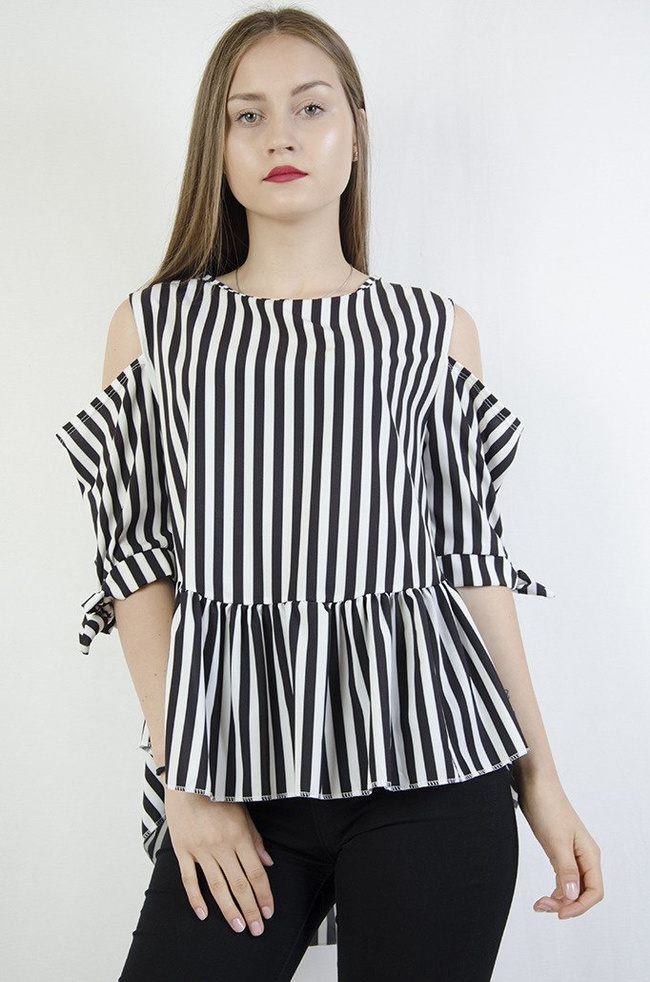 Biało czarna bluzka w paski z odkrytymi ramionami