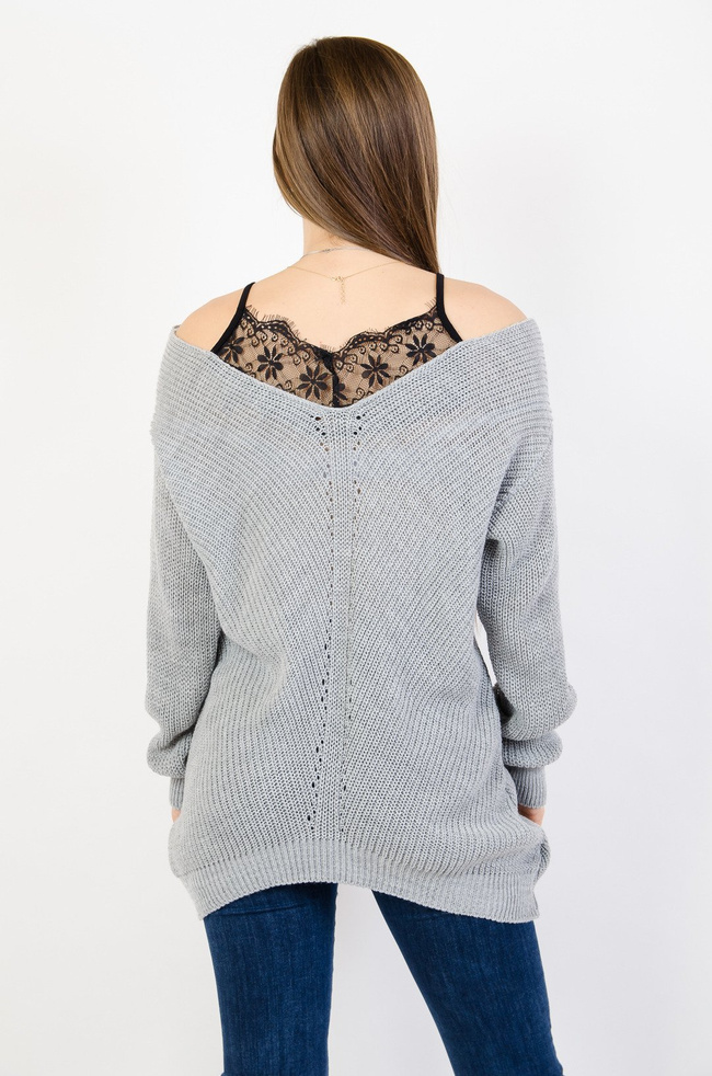 Szary sweter z koronką