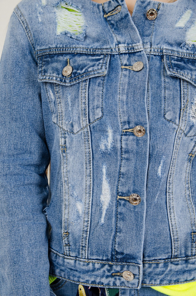 Kurtka jeansowa z przetarciami bez kołnierza