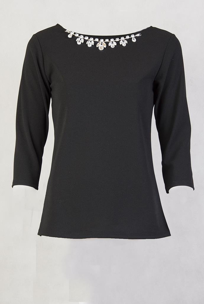 Czarna bluzka z łańcuszkiem