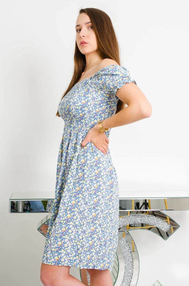 NIEBIESKA SUKIENKA W KWIATY Z BUFKAMI