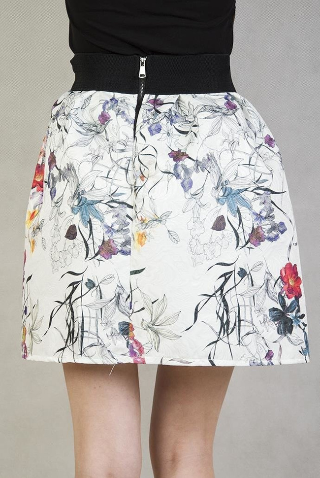Spódnica bombka z kolorowymi kwiatami