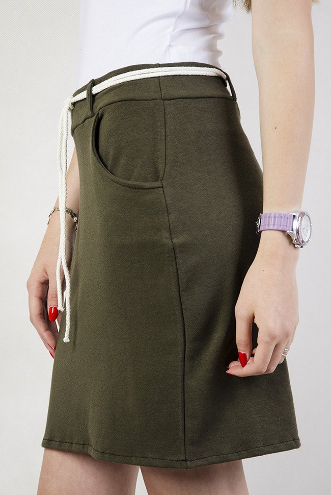 Krótka, zielona spódniczka z wiązaniem