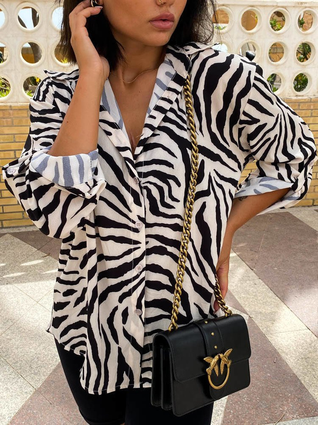 BIAŁO-CZARNA KOSZULA W ZERBĘ