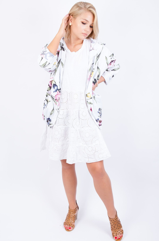 BIAŁA NARZUTA/ BLUZA W KWIATY Z KAPTUREM