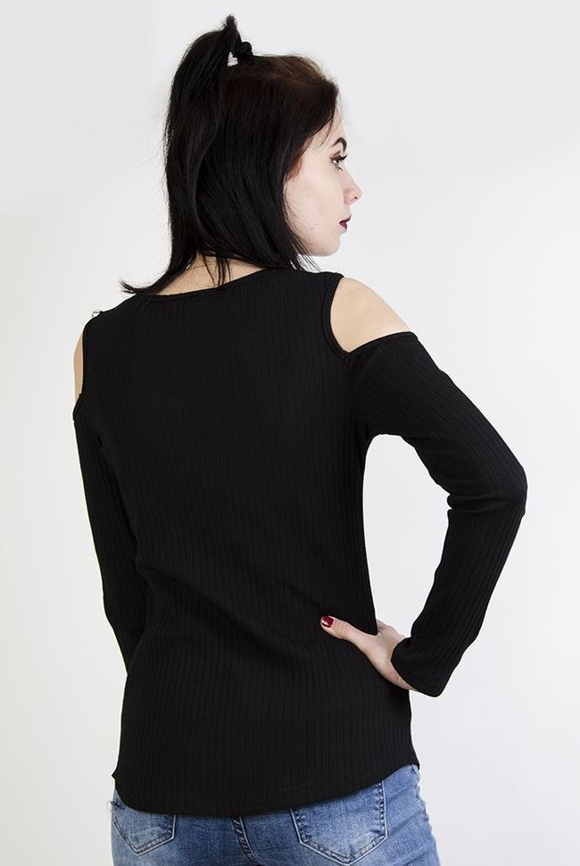 Czarna prążkowana bluzka z wycięciami na ramionach