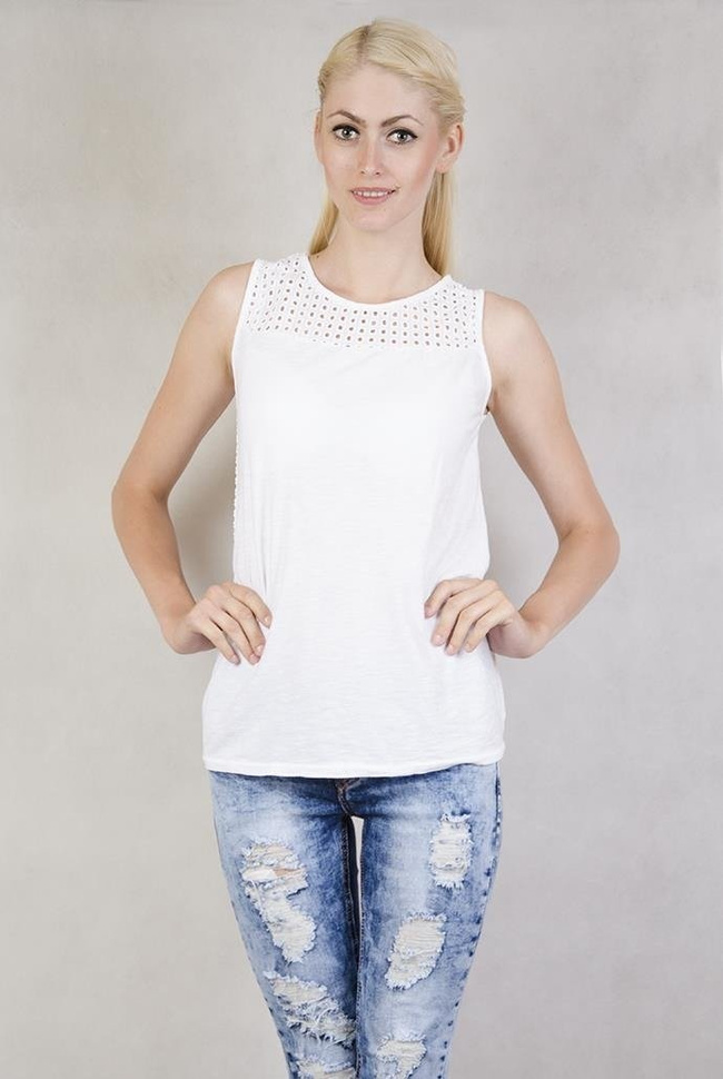 Biała bluzka z ażurowymi plecami i guzikami