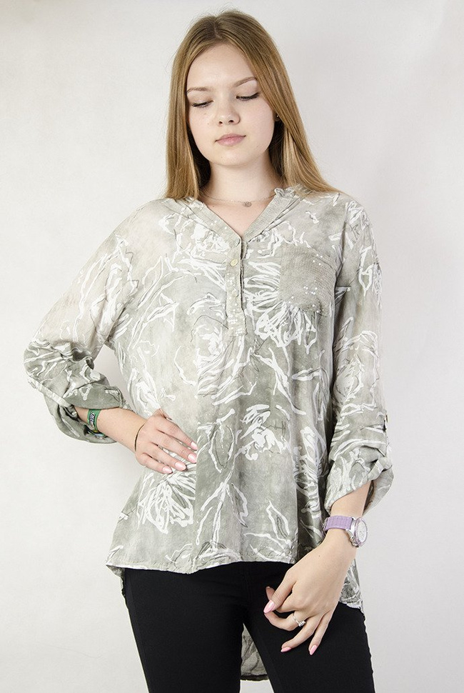 Zielona koszula w białe wzory