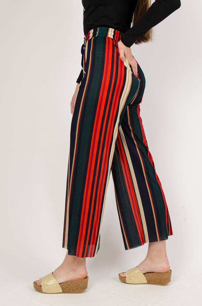 Granatowo-czerwone spodnie w paski z szeroką nogawką