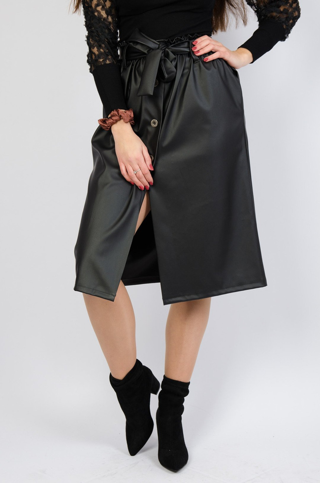 WOSKOWANA SPÓDNICA MIDI W KOLORZE CZARNYM 