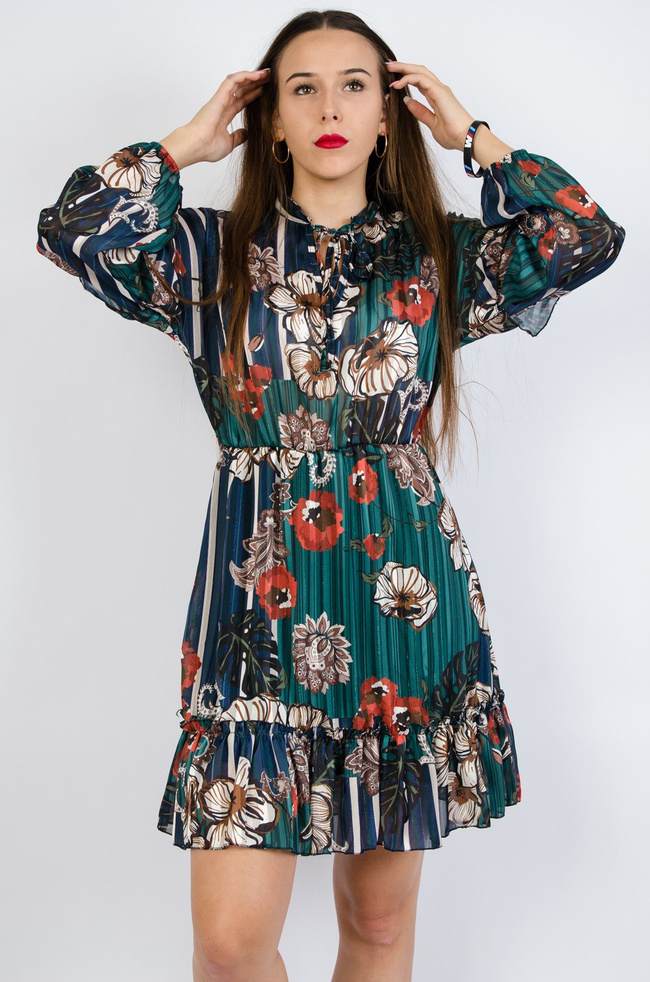 Zielona sukienka w kwiaty