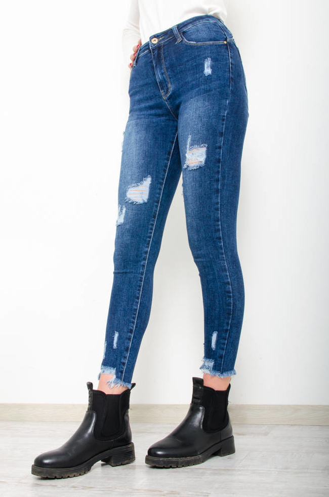 JEANSOWE SPODNIE PUSH UP Z PRZETARCIAMI- WYSOKI STAN