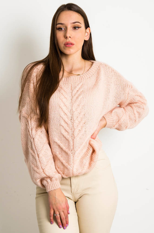 JASNO RÓŻOWY SWETER O LUŹNYM KROJU