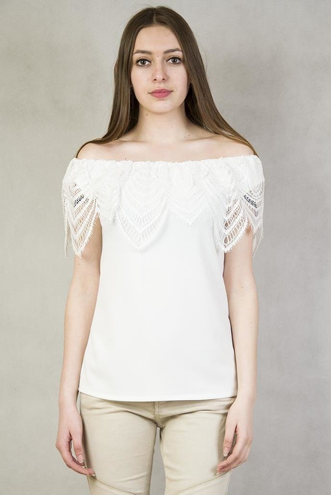 Bluzka biała z koronką na ramionach