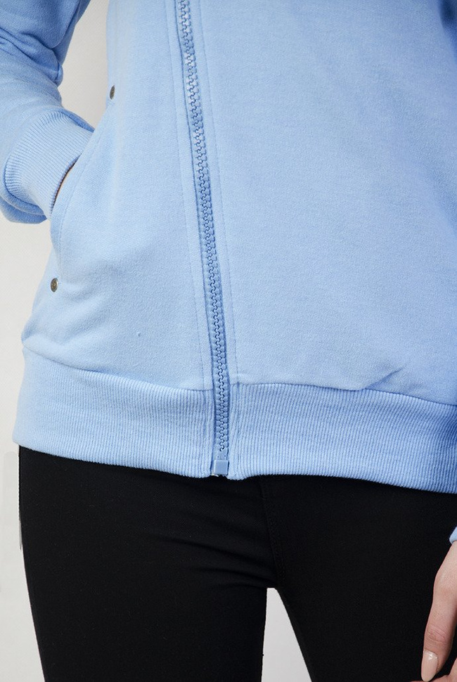 Jasnoniebieska bluza z kapturem