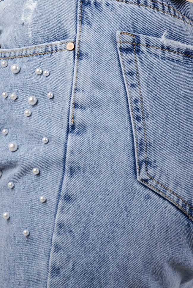 Spodnie jeansowe typu boyfriend z perełkami