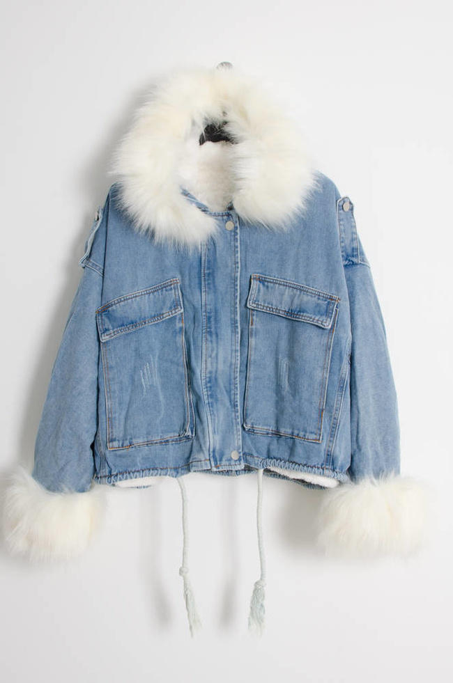 JEANSOWA KURTKA OVERSIZE Z BIAŁYM FUTERKIEM