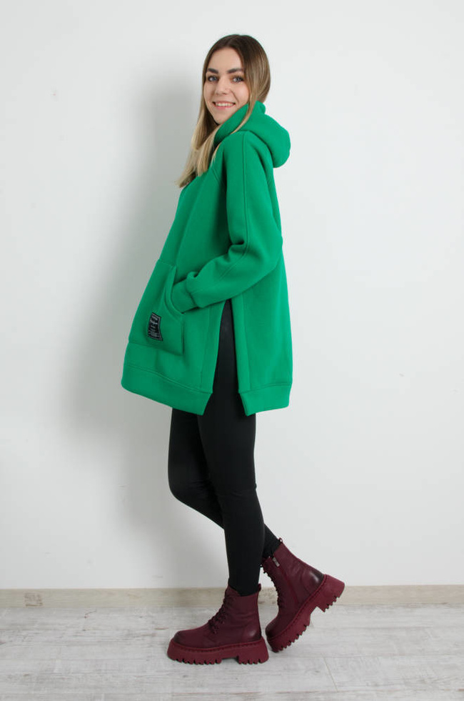 BLUZA OVERSIZE Z ROZCIĘCIAMI PO BOKACH I OZDOBNĄ NASZYWKĄ- ZIELONA