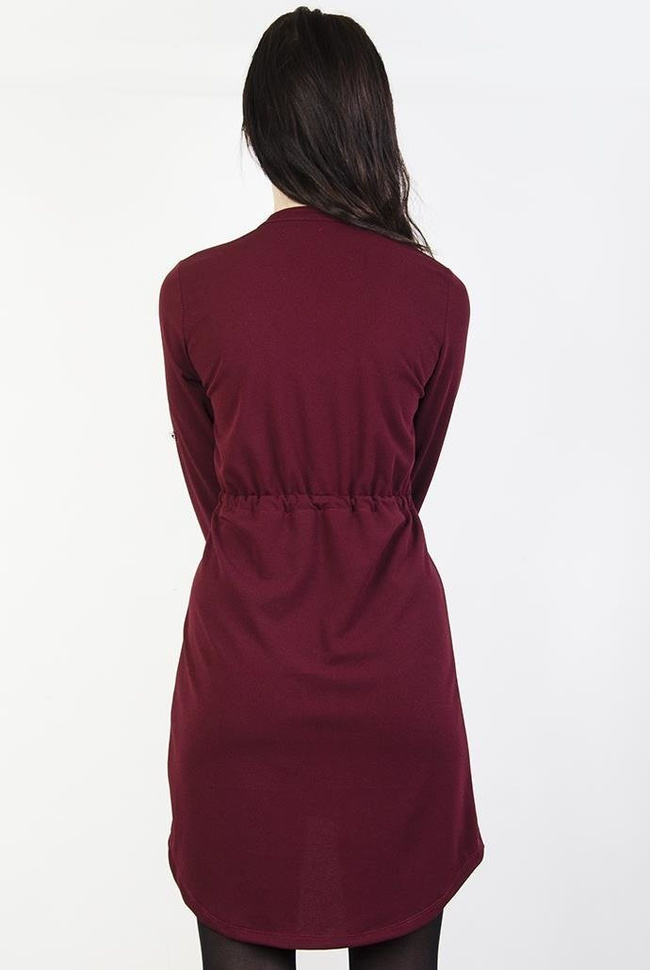 Asymetryczna sukienka bordowa z wiązaniem przy szyi oraz w talii